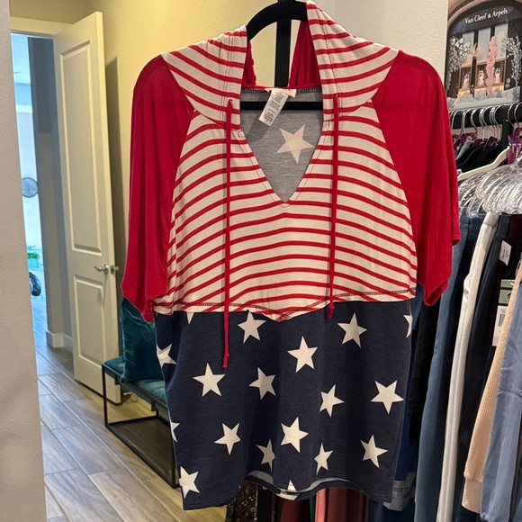 #137 Red and White Striped Star Print Women's Tops - Picture 4 of 4